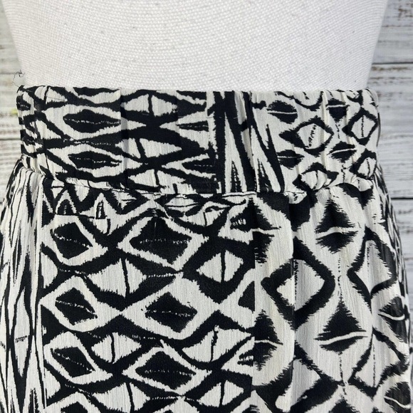 Covington Skirt size Small Black White Sheer Long Maxi Aztec Modest Boho Beach - Picture 6 of 14